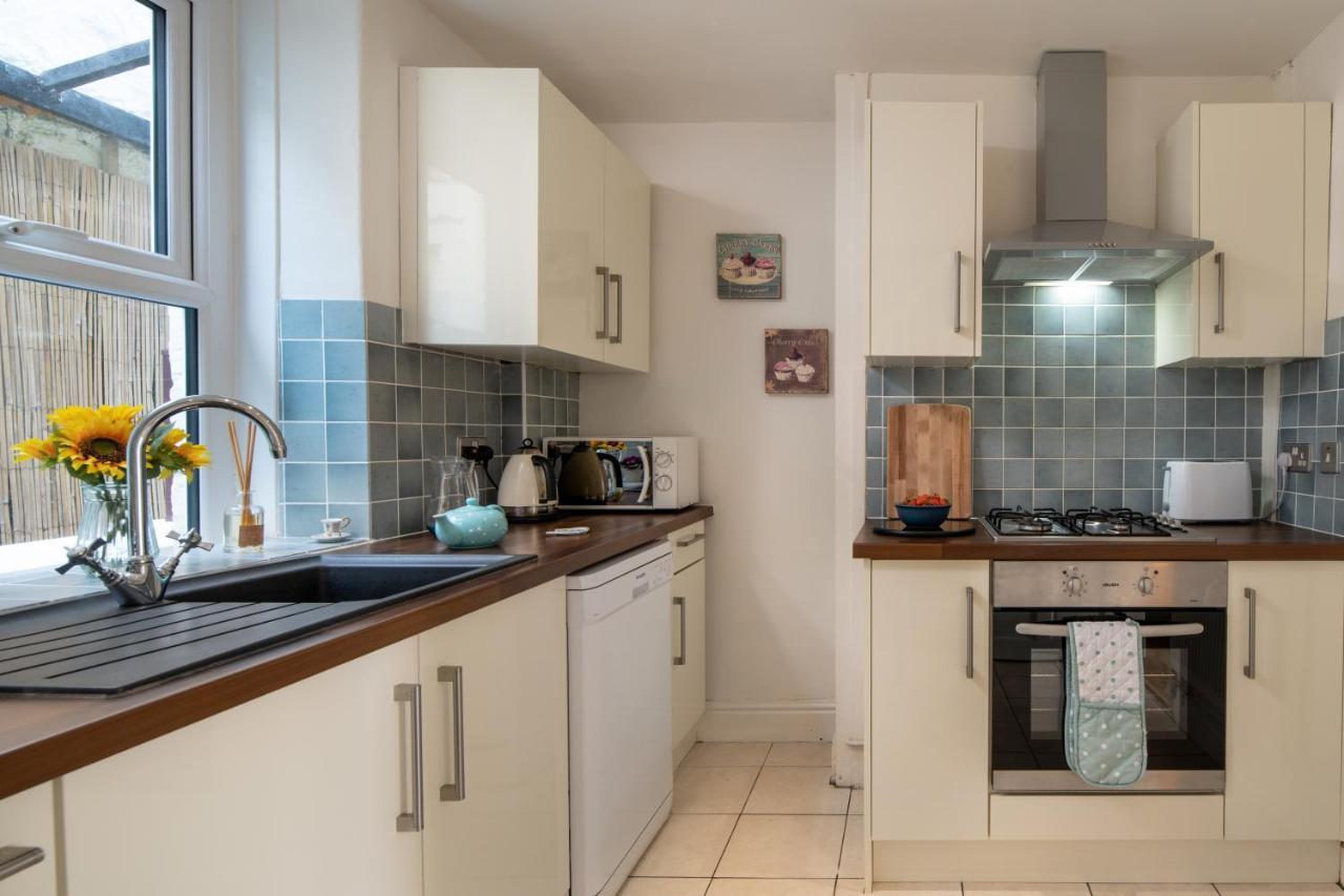 Windy Ridge Terrace With Beautiful Sea Views, North Wales Coast Villa Old Colwyn Exterior foto